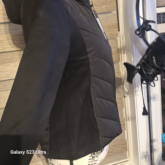 NWT Extra light black Puffer Jacket - Picture 15 of 16